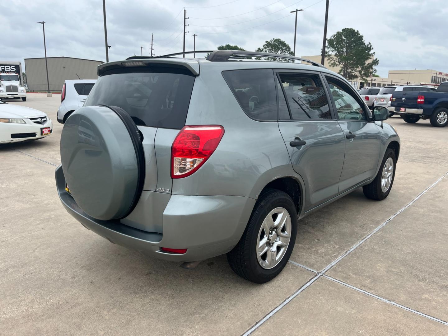 2008 green /TAN Toyota RAV4 Base I4 4WD (JTMBD33V685) with an 2.4L L4 DOHC 16V engine, 4-Speed Automatic transmission, located at 14700 Tomball Parkway 249, Houston, TX, 77086, (281) 444-2200, 29.928619, -95.504074 - Photo#6